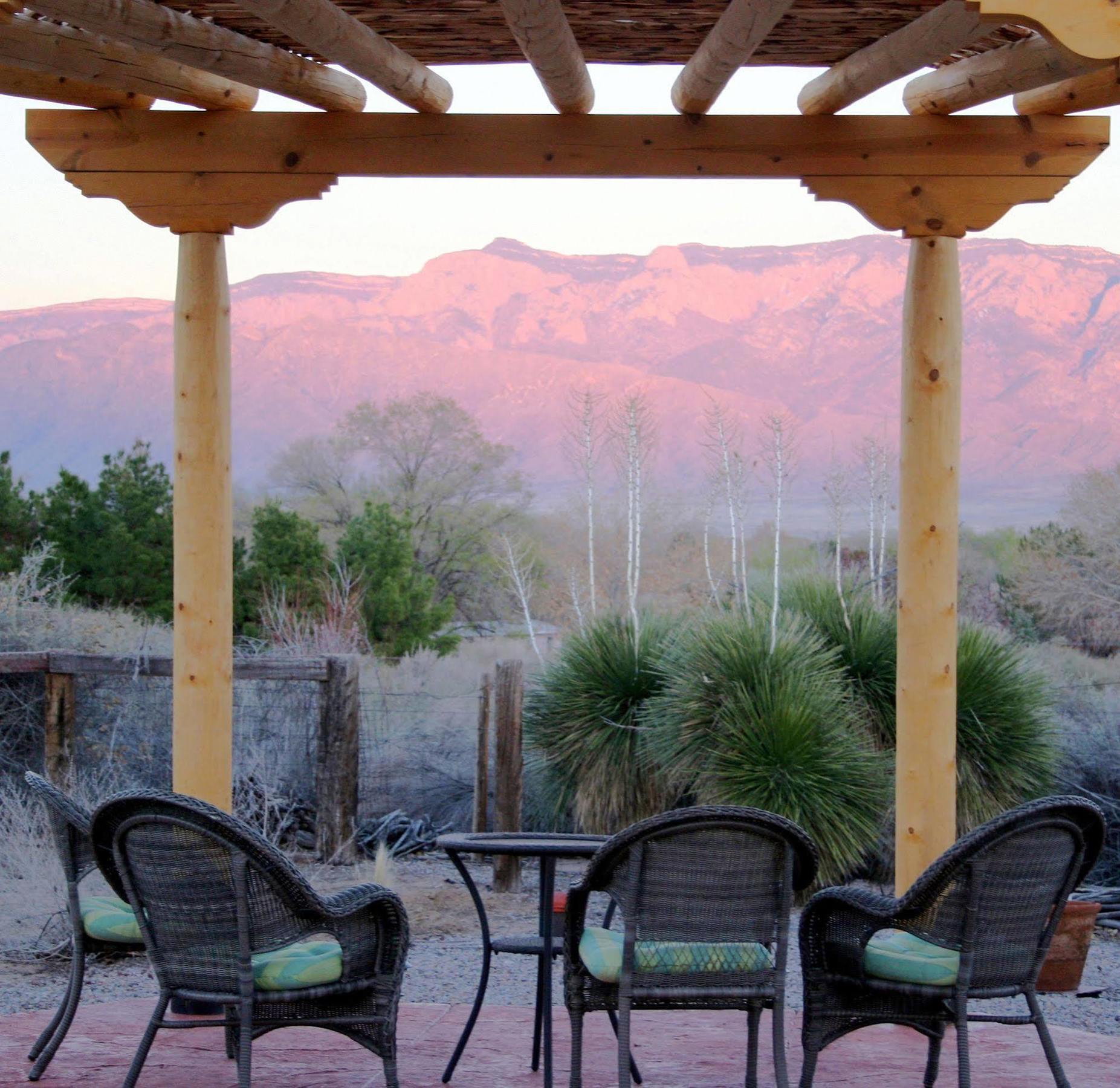 Chocolate Turtle B&B Corrales Exterior photo